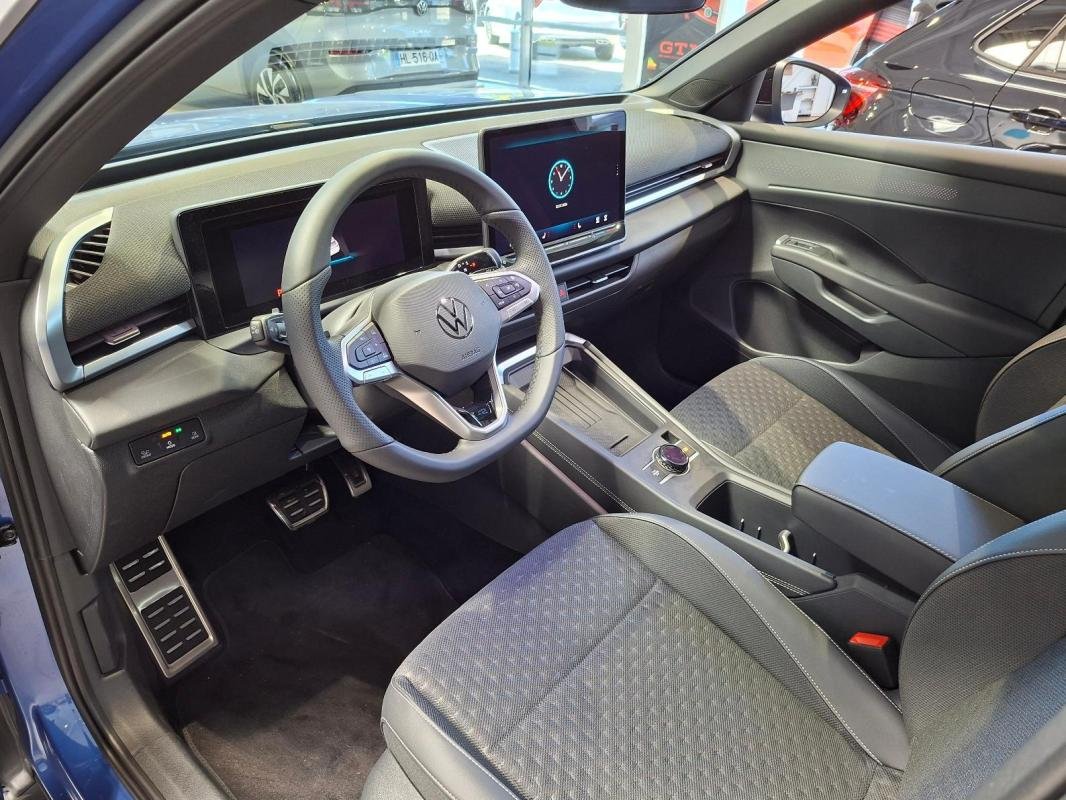 Volkswagen T-Roc - Photo 11