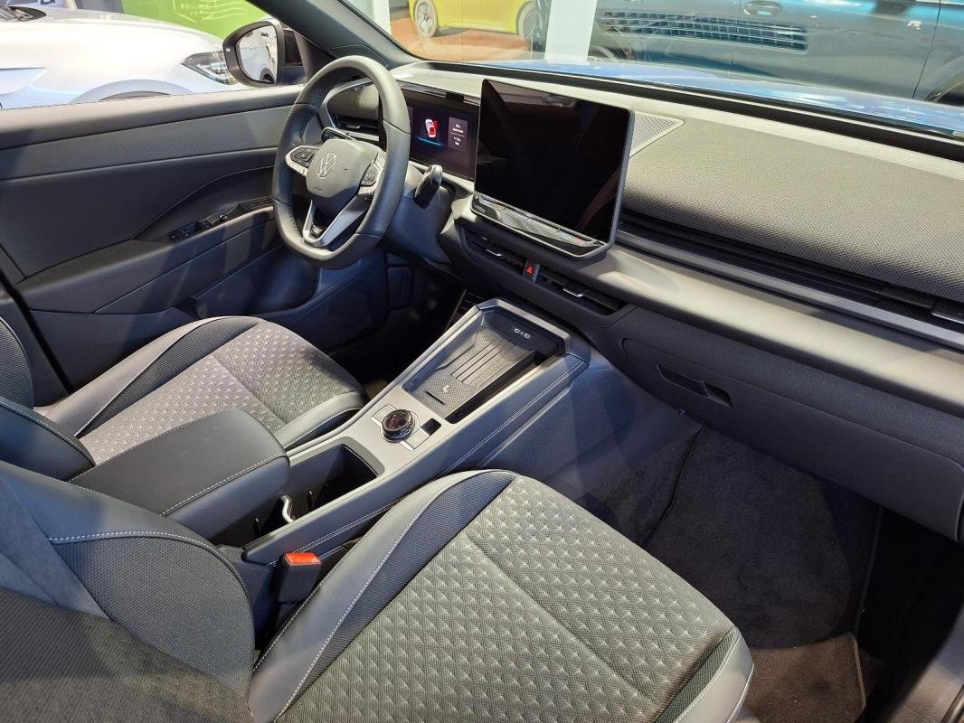 Volkswagen T-Roc - Photo 15