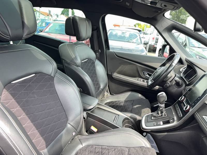 Renault Grand Scénic - Photo 12