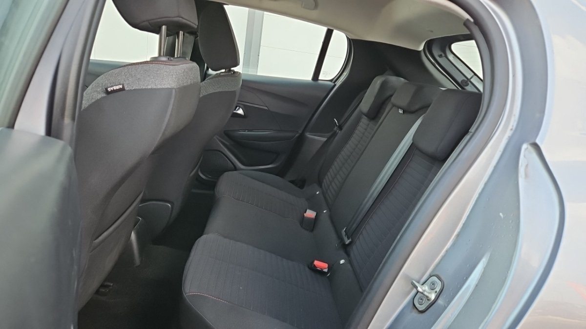 Peugeot 208 - Photo 12