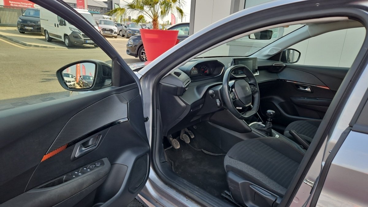 Peugeot 208 - Photo 13