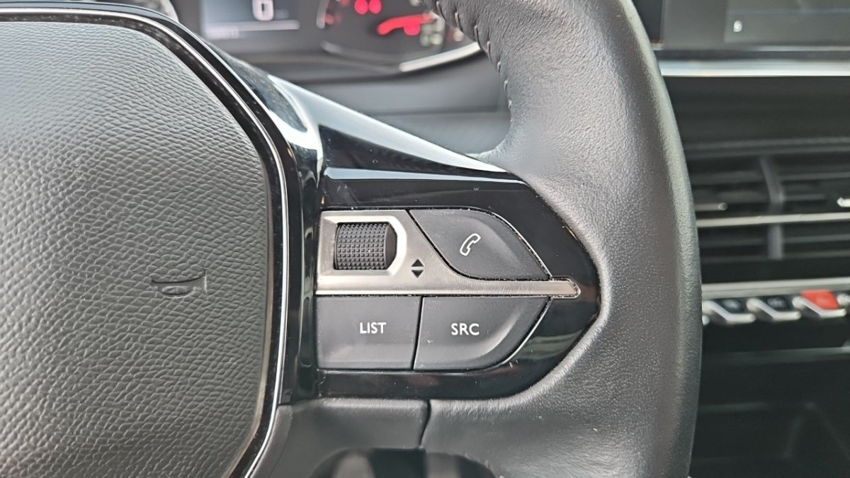 Peugeot 208 - Photo 21