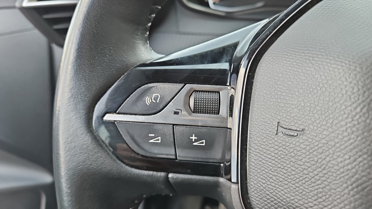Peugeot 208 - Photo 22