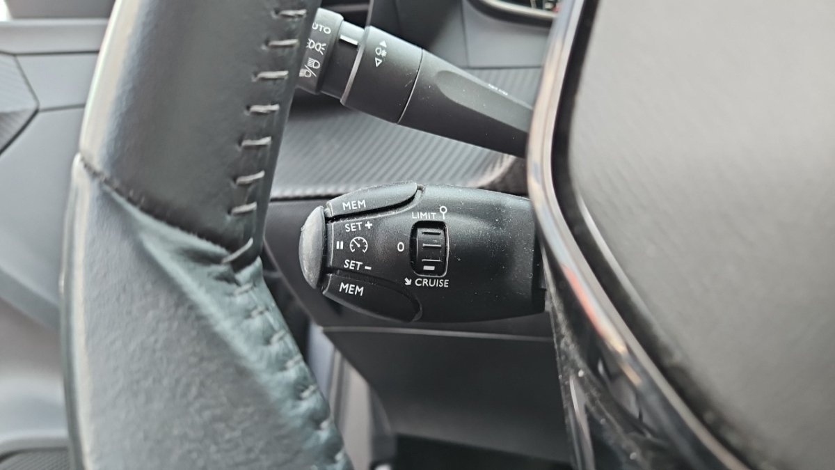 Peugeot 208 - Photo 24