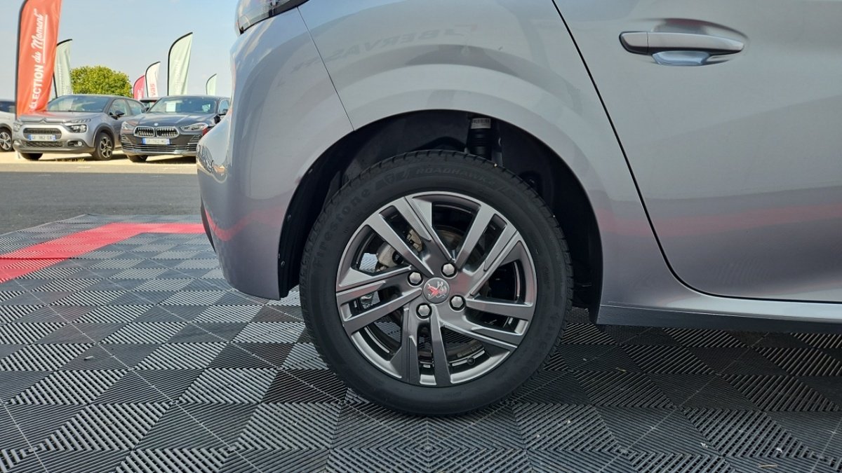 Peugeot 208 - Photo 8