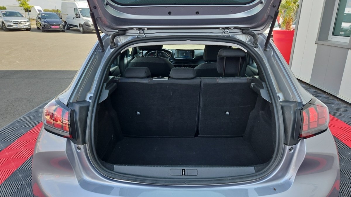 Peugeot 208 - Photo 9