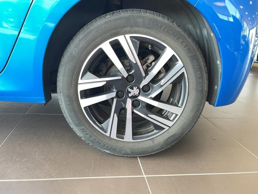 Peugeot 208 - Photo 9