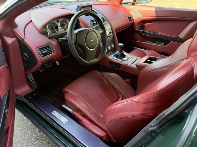 Aston Martin Vantage - Photo 12