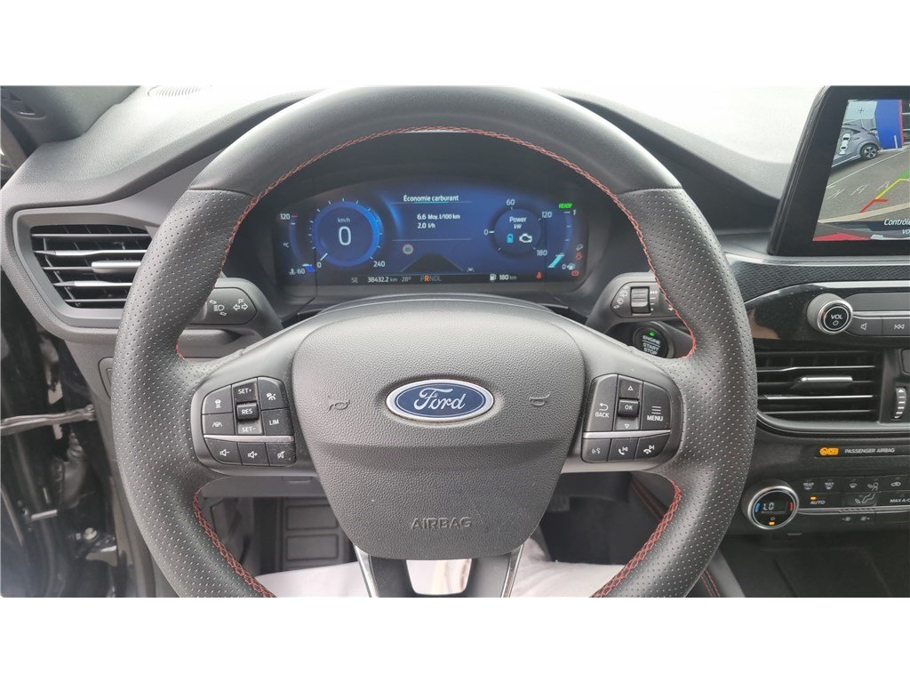 Ford Kuga - Photo 11