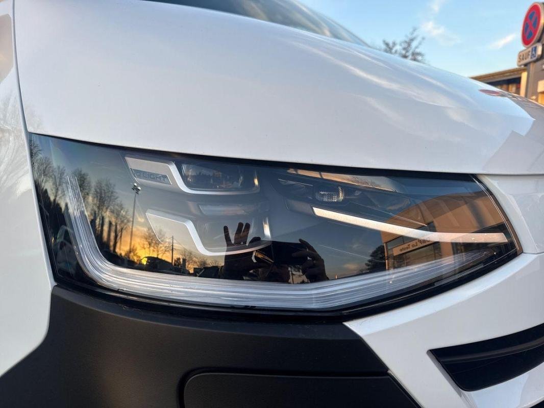 Volkswagen Transporter - Photo 14