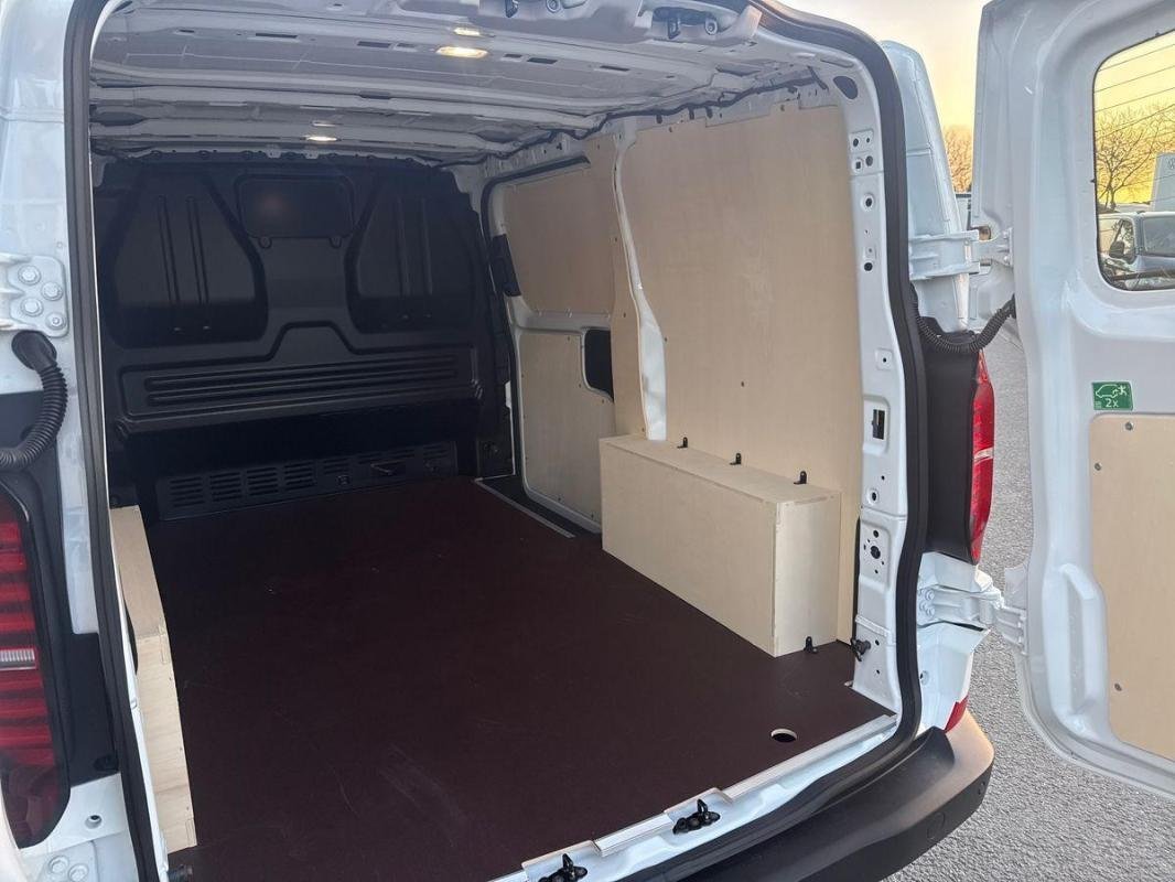Volkswagen Transporter - Photo 21