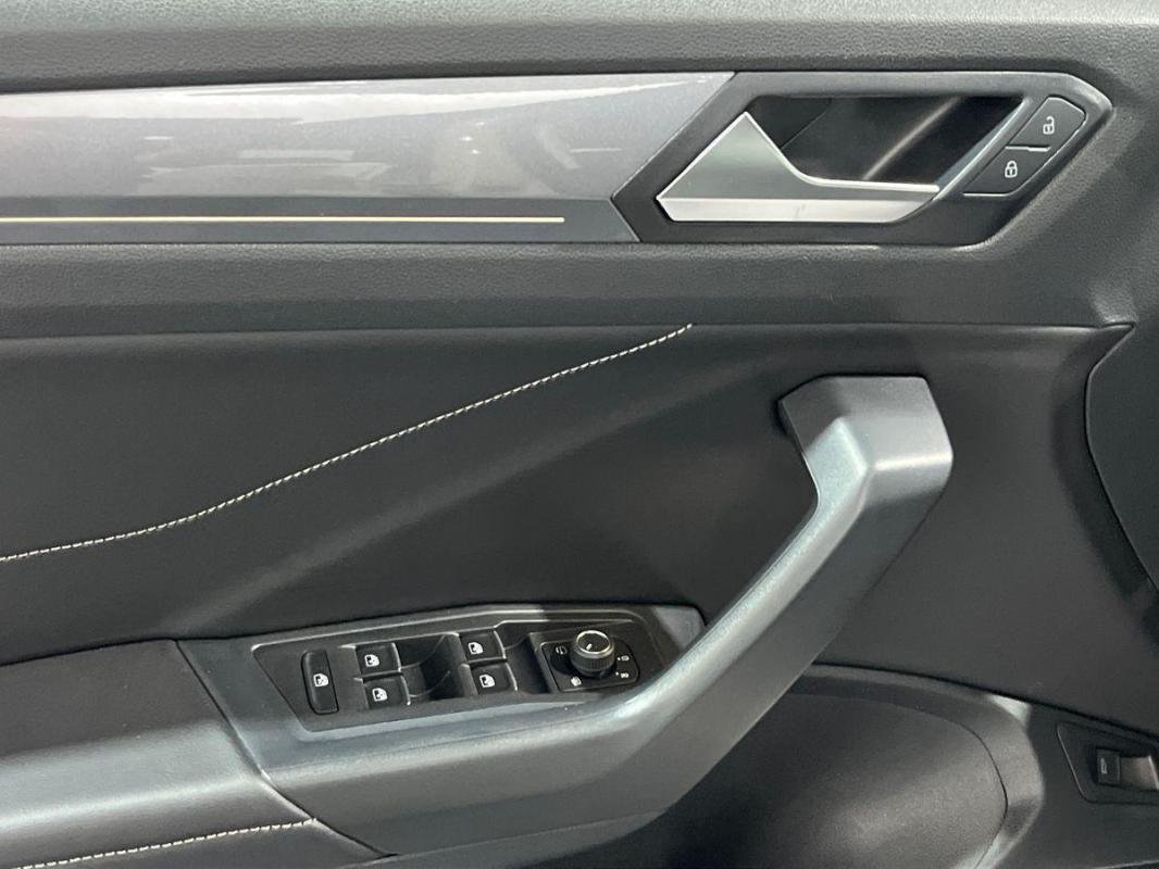 Volkswagen T-Roc - Photo 16