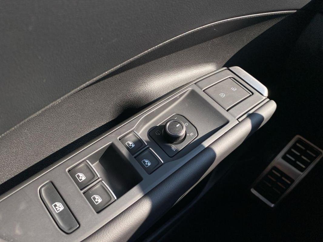 Volkswagen T-Roc - Photo 15
