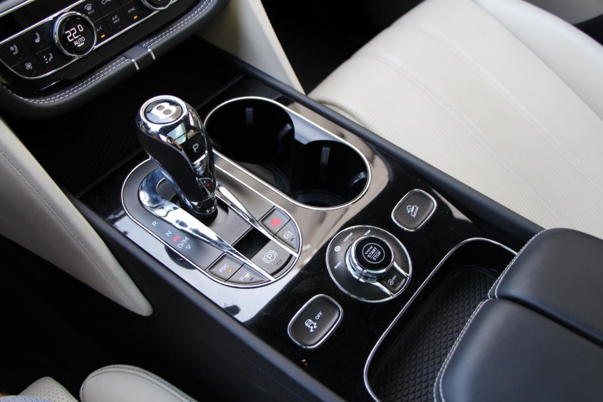 Bentley Bentayga - Photo 14