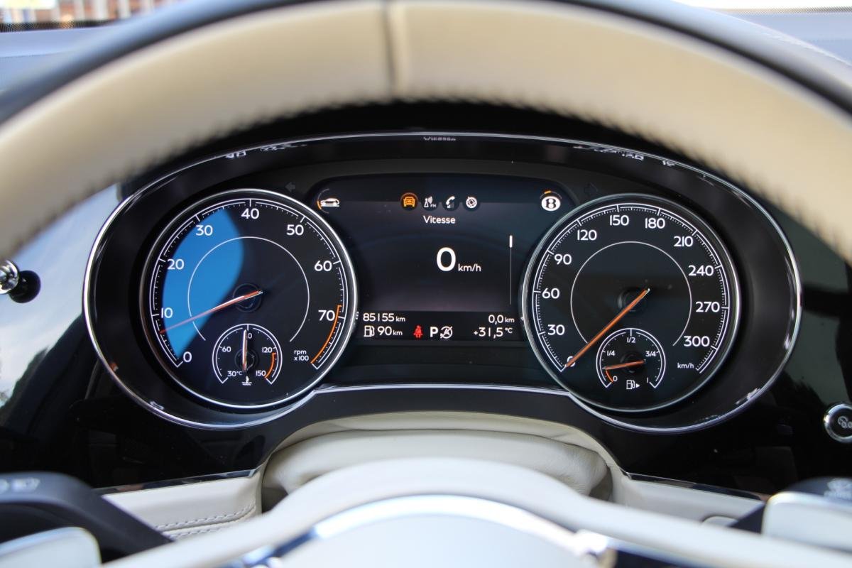 Bentley Bentayga - Photo 16