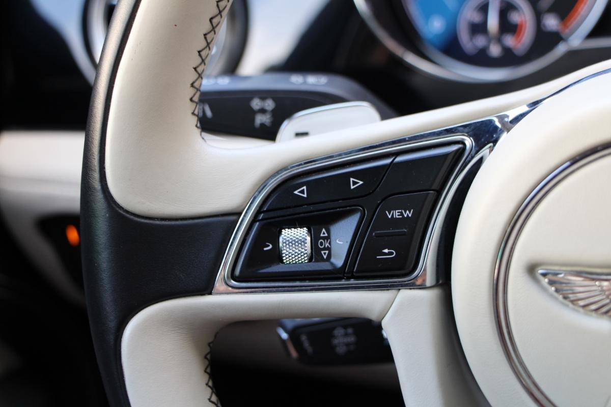 Bentley Bentayga - Photo 18