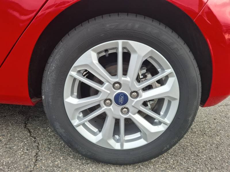 Ford Fiesta - Photo 11