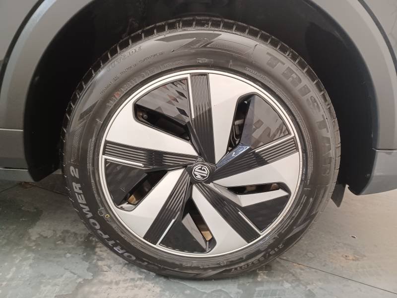 MG ZS - Photo 9