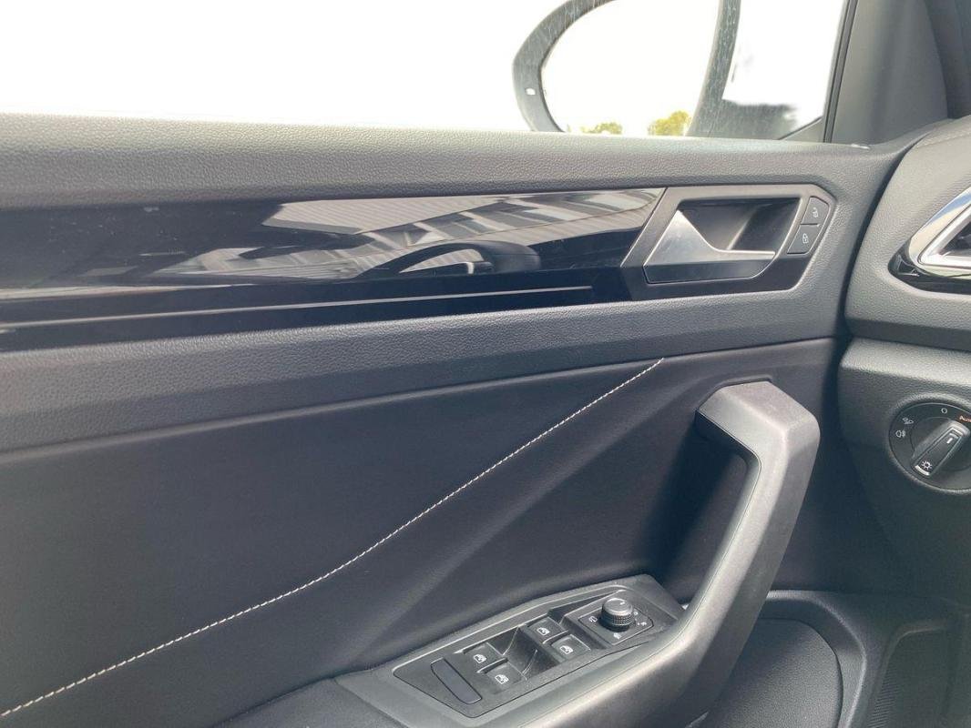 Volkswagen T-Roc - Photo 15