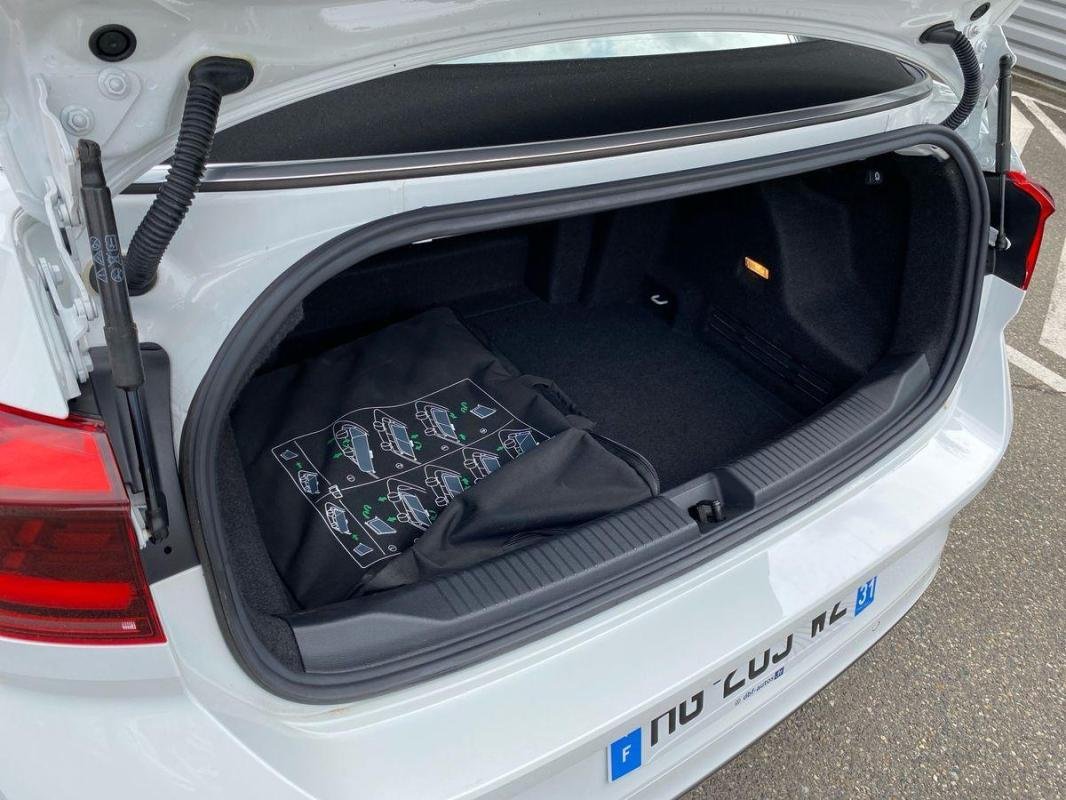 Volkswagen T-Roc - Photo 32
