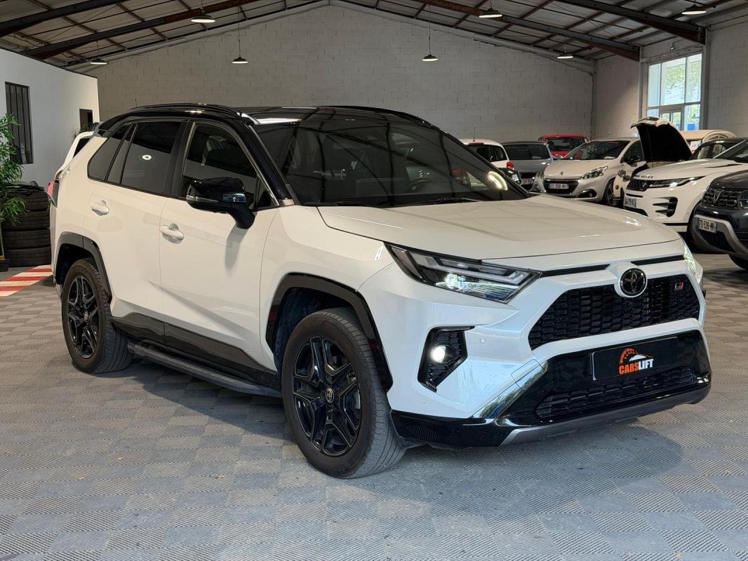Toyota RAV4 - Photo 1