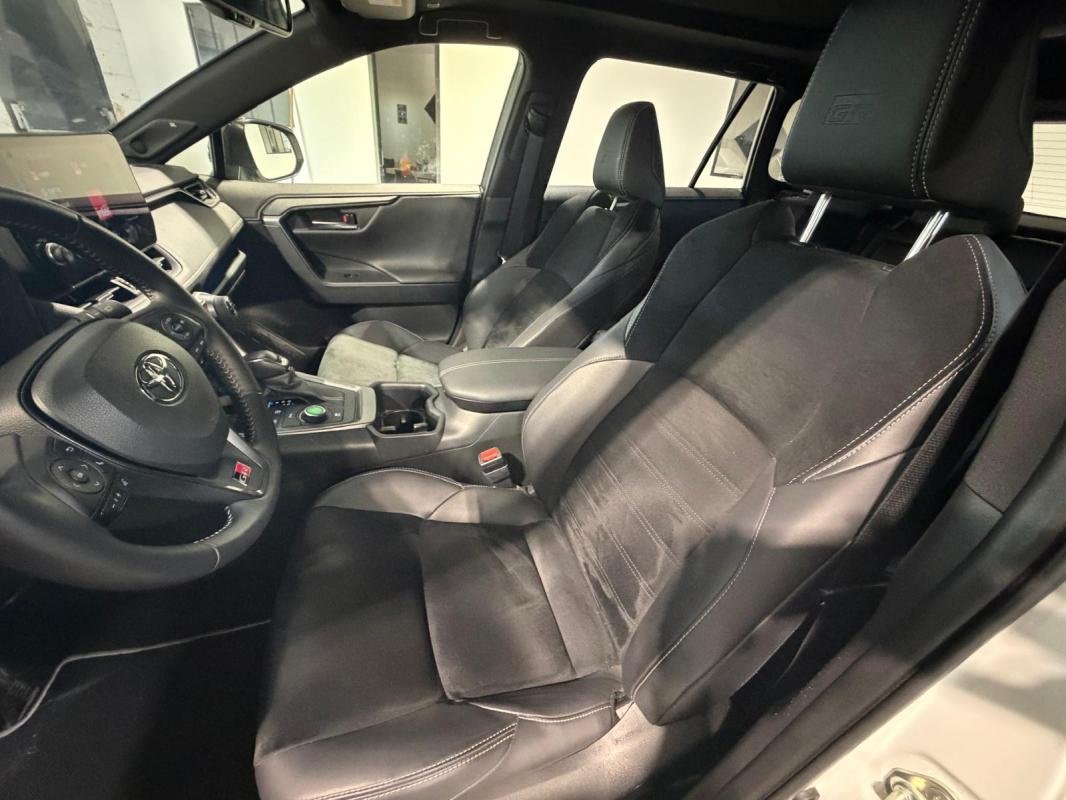 Toyota RAV4 - Photo 11