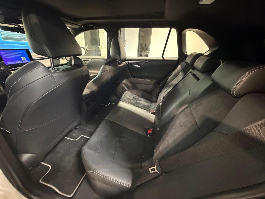 Toyota RAV4 - Photo 14