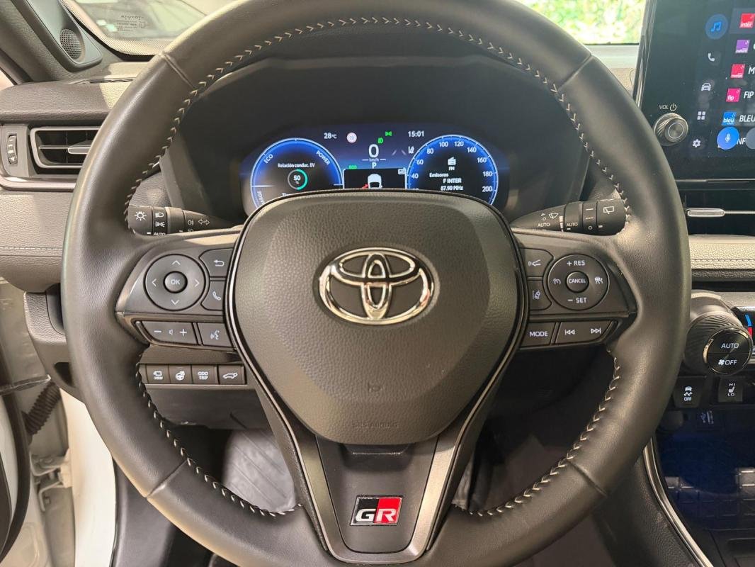 Toyota RAV4 - Photo 18