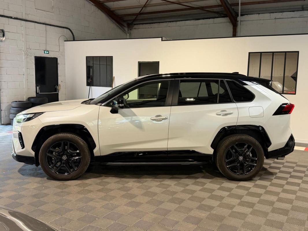 Toyota RAV4 - Photo 4