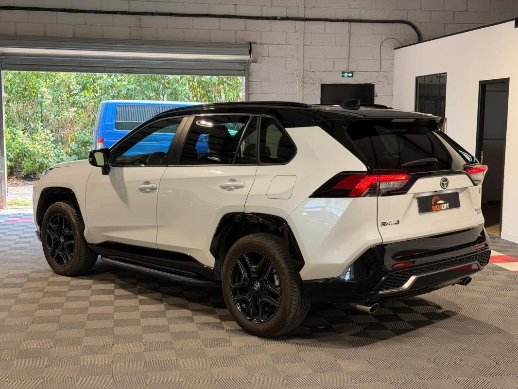 Toyota RAV4 - Photo 6