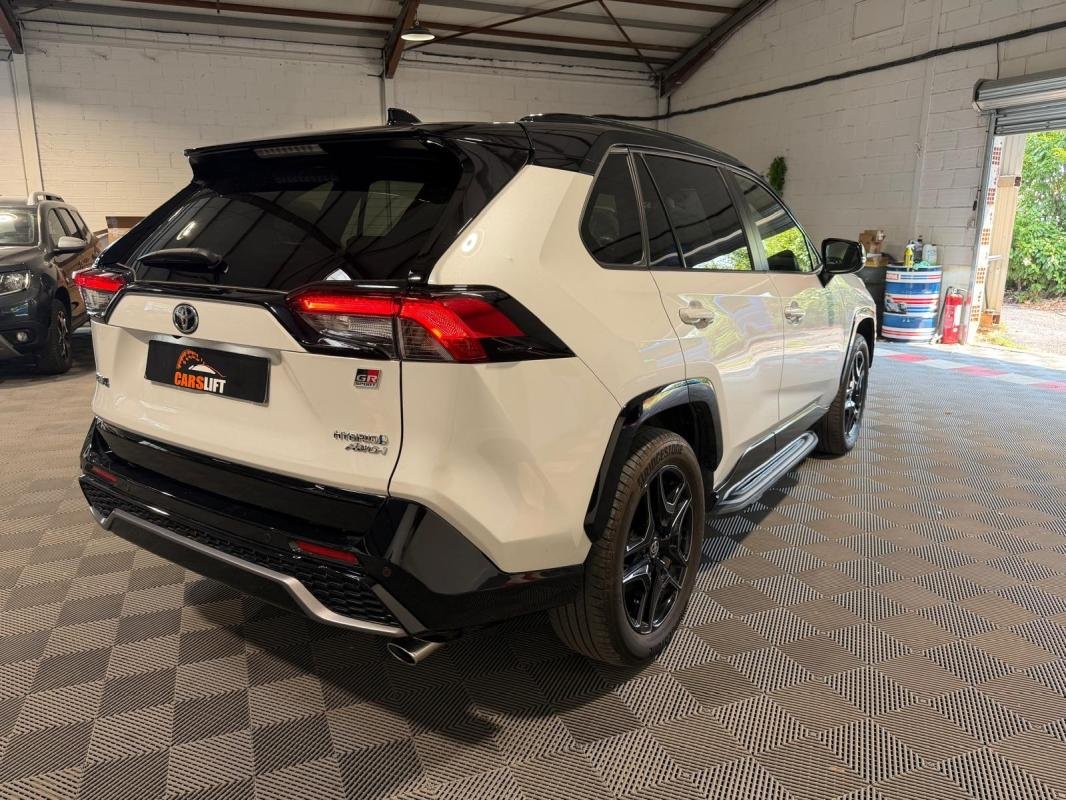 Toyota RAV4 - Photo 7
