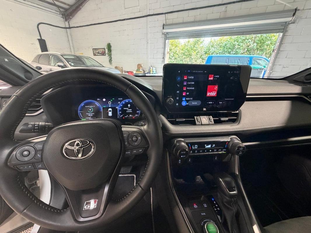 Toyota RAV4 - Photo 10