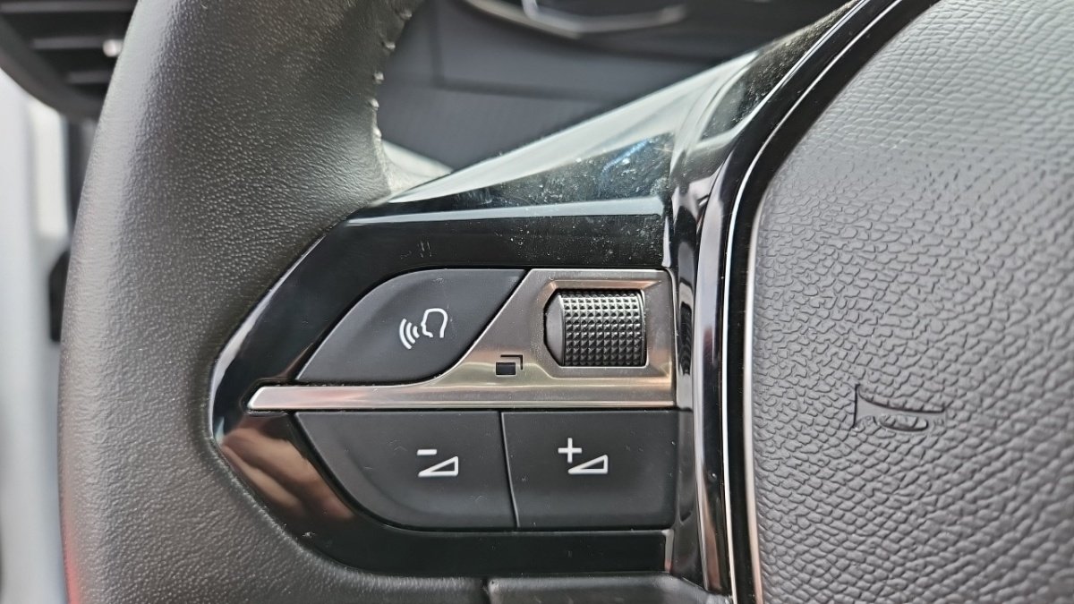 Peugeot 208 - Photo 21