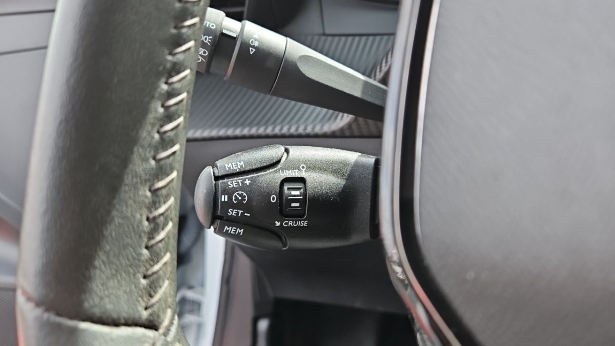 Peugeot 208 - Photo 23