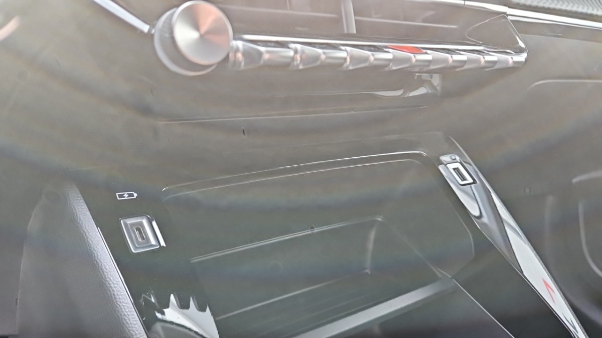 Peugeot 208 - Photo 27