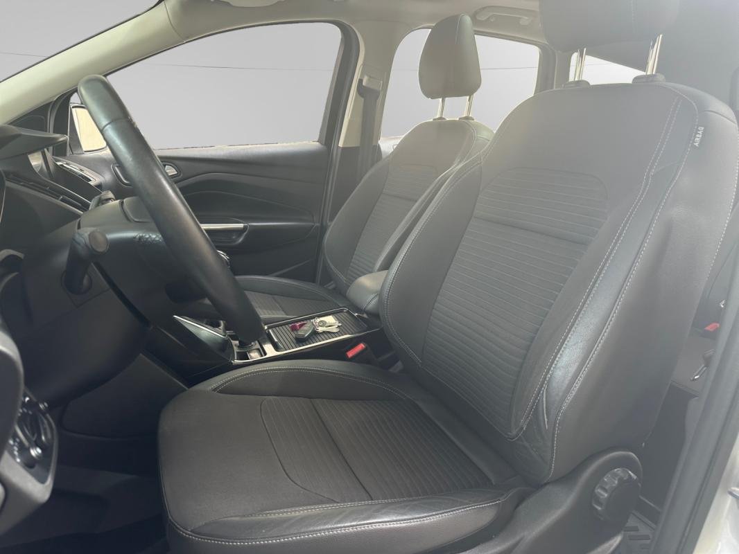 Ford Kuga - Photo 15