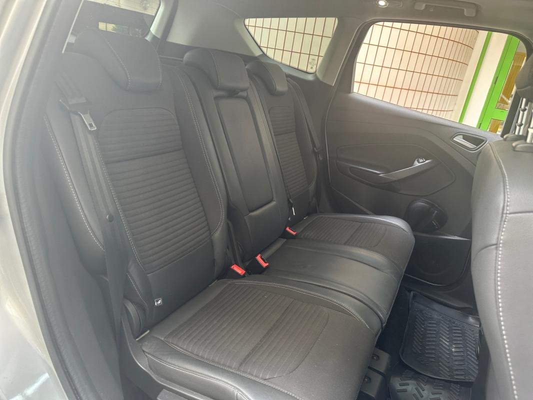 Ford Kuga - Photo 17