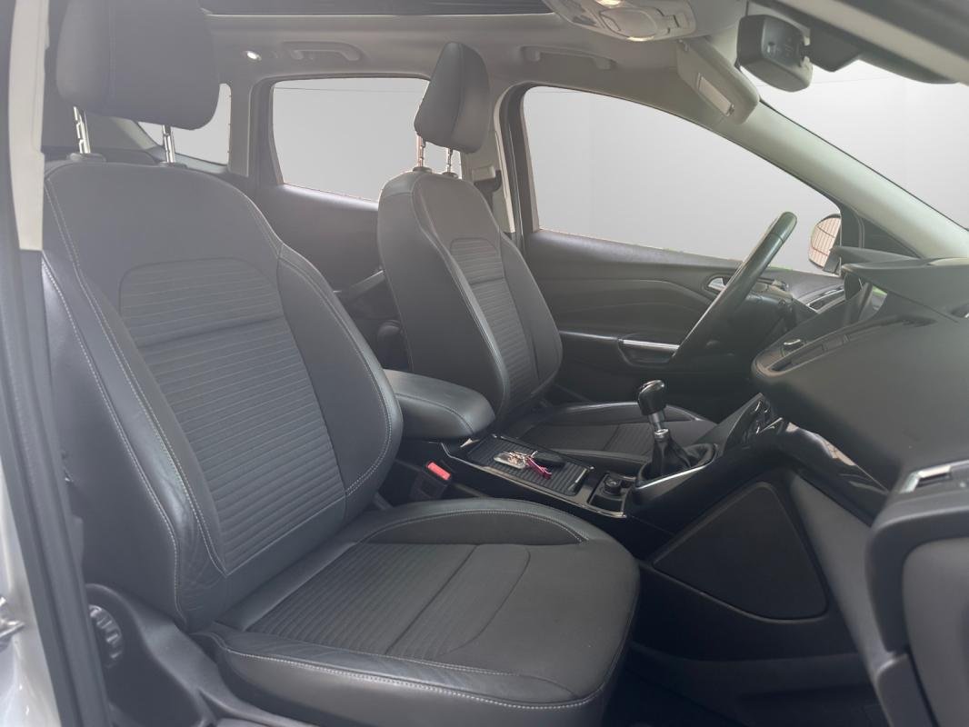 Ford Kuga - Photo 18