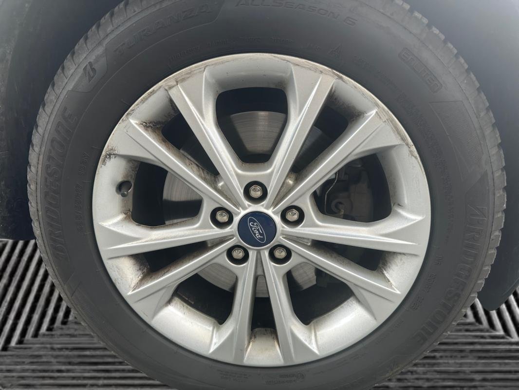 Ford Kuga - Photo 21