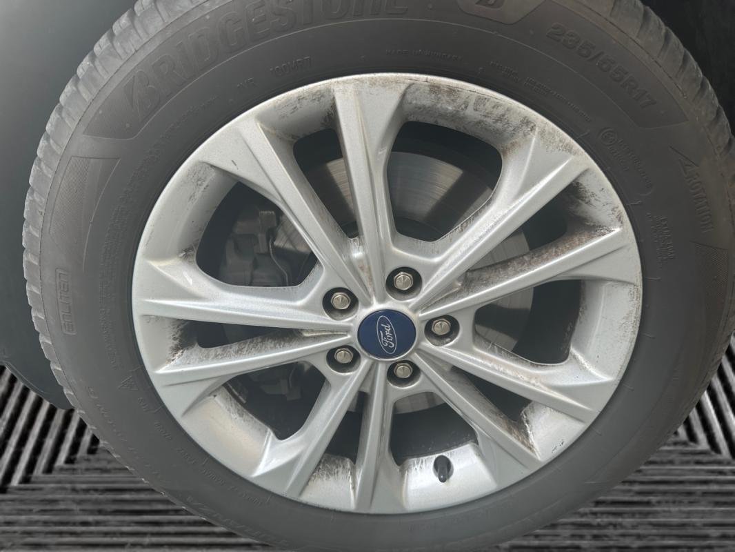 Ford Kuga - Photo 23