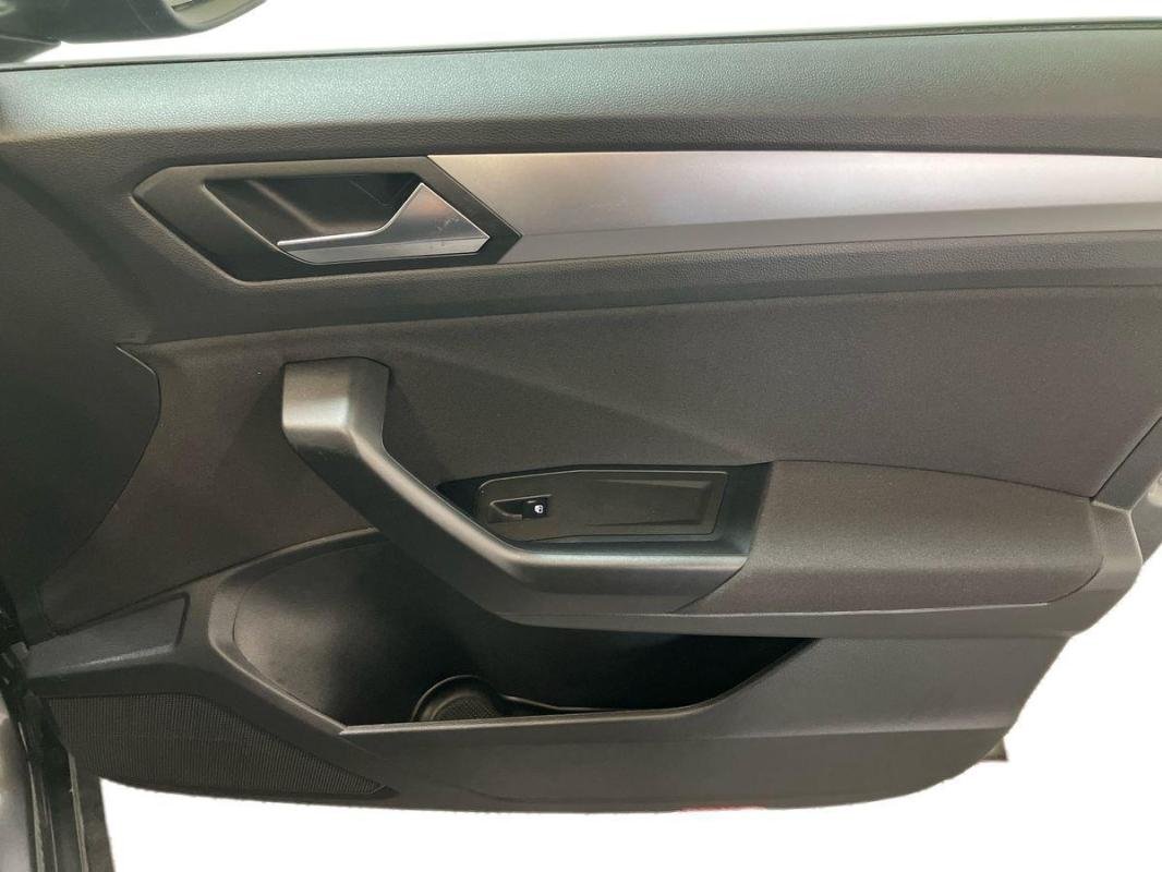 Volkswagen T-Roc - Photo 15