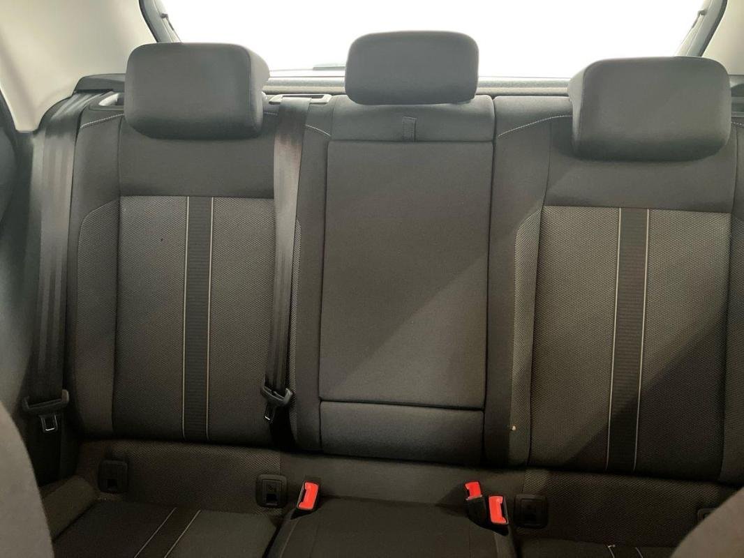 Volkswagen T-Roc - Photo 22