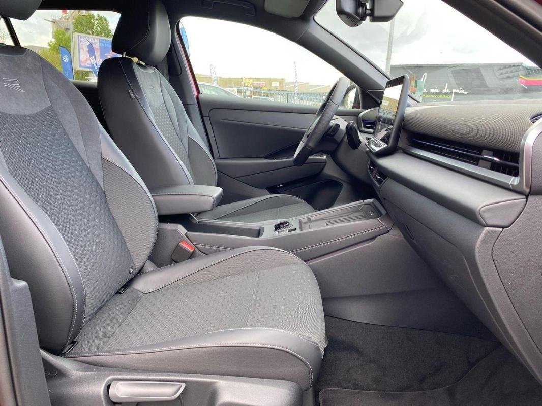 Volkswagen T-Roc - Photo 13