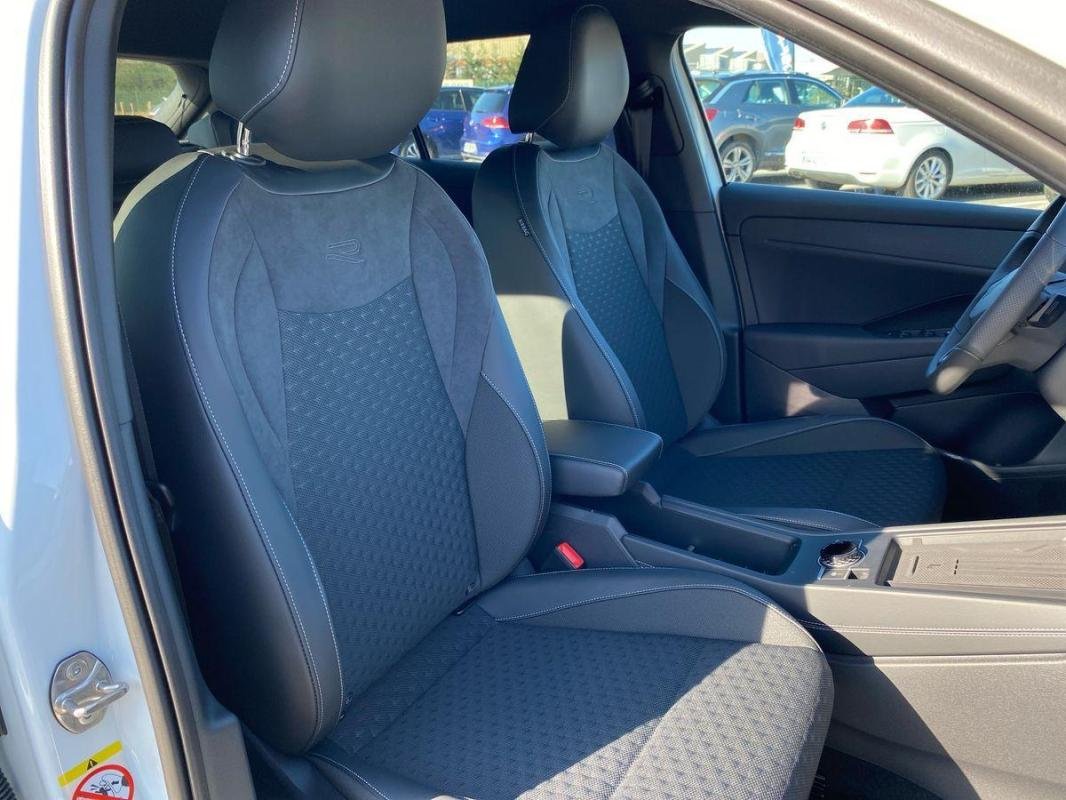 Volkswagen T-Roc - Photo 13