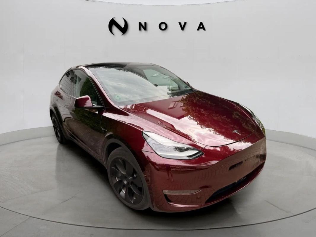 Tesla Model Y - Photo 1