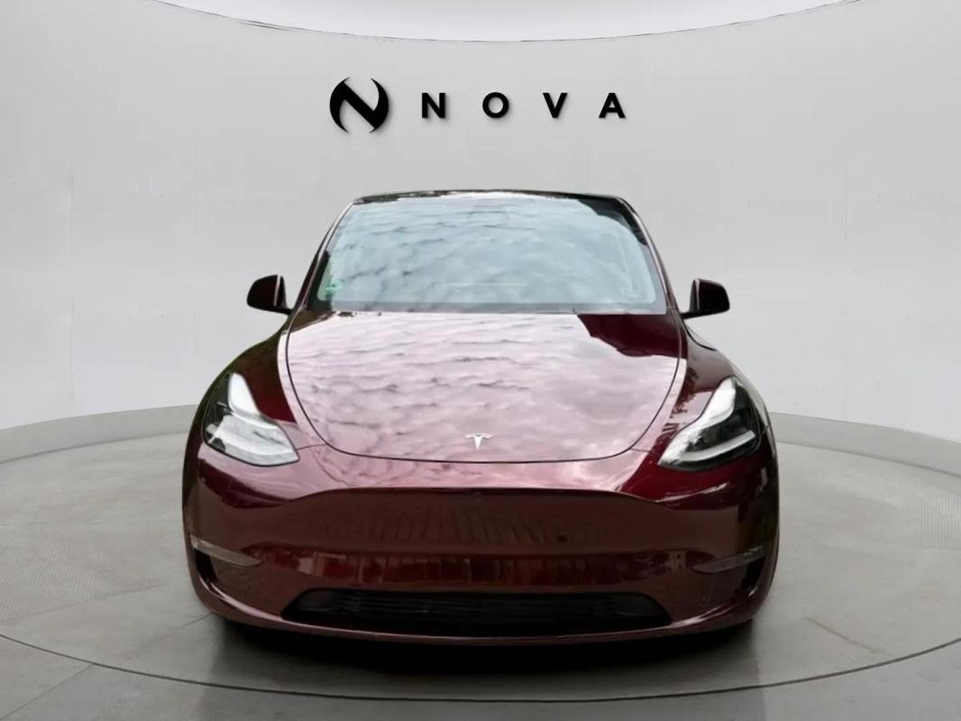 Tesla Model Y - Photo 2