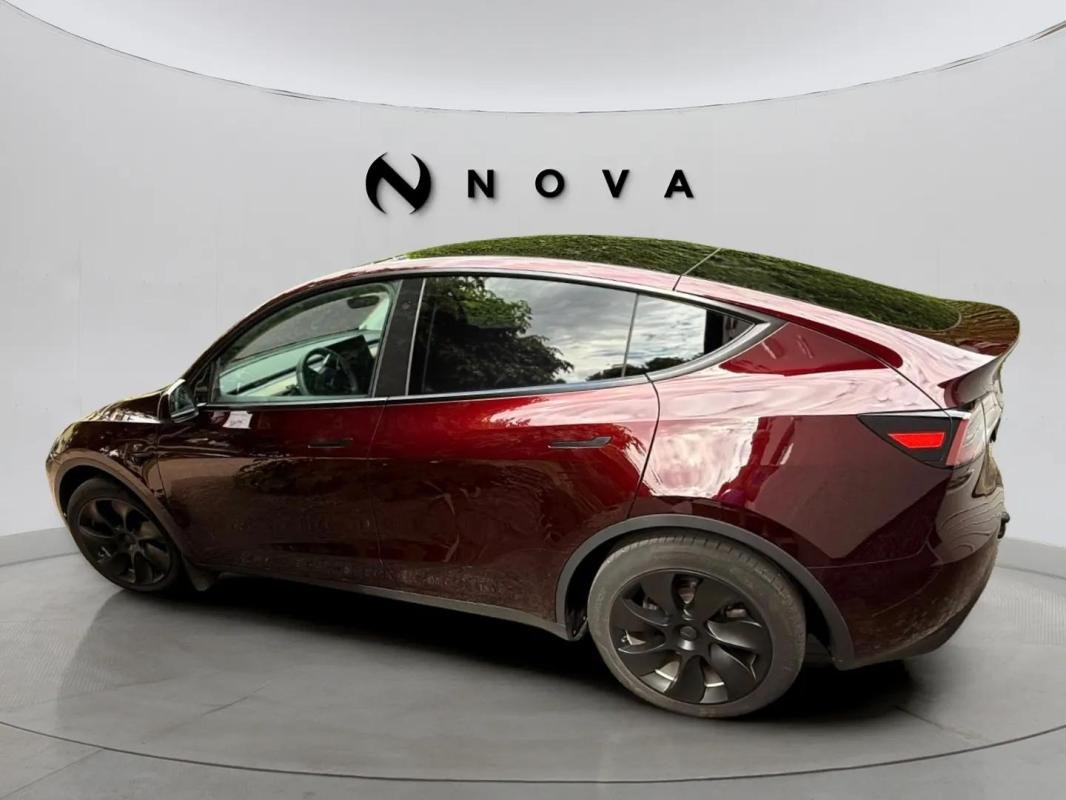 Tesla Model Y - Photo 3
