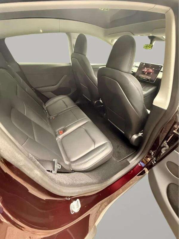 Tesla Model Y - Photo 7