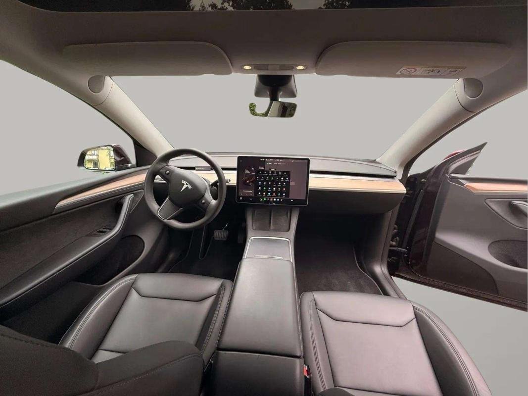 Tesla Model Y - Photo 10