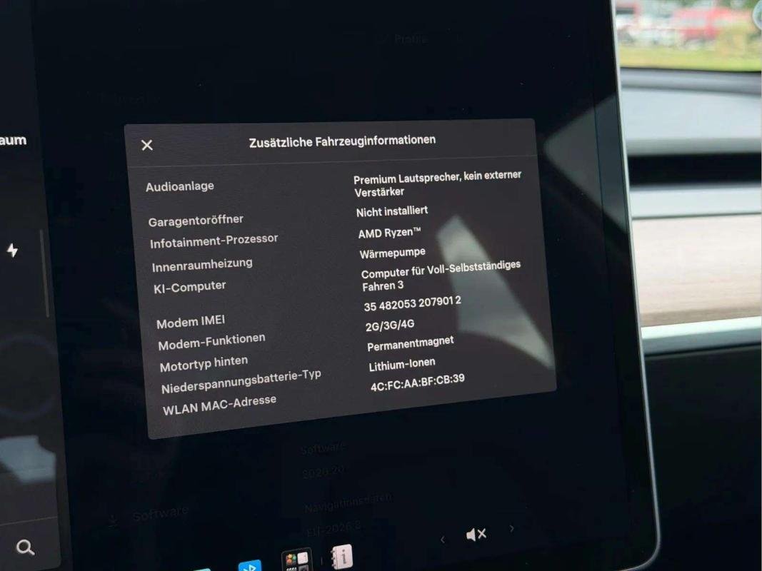 Tesla Model 3 - Photo 12